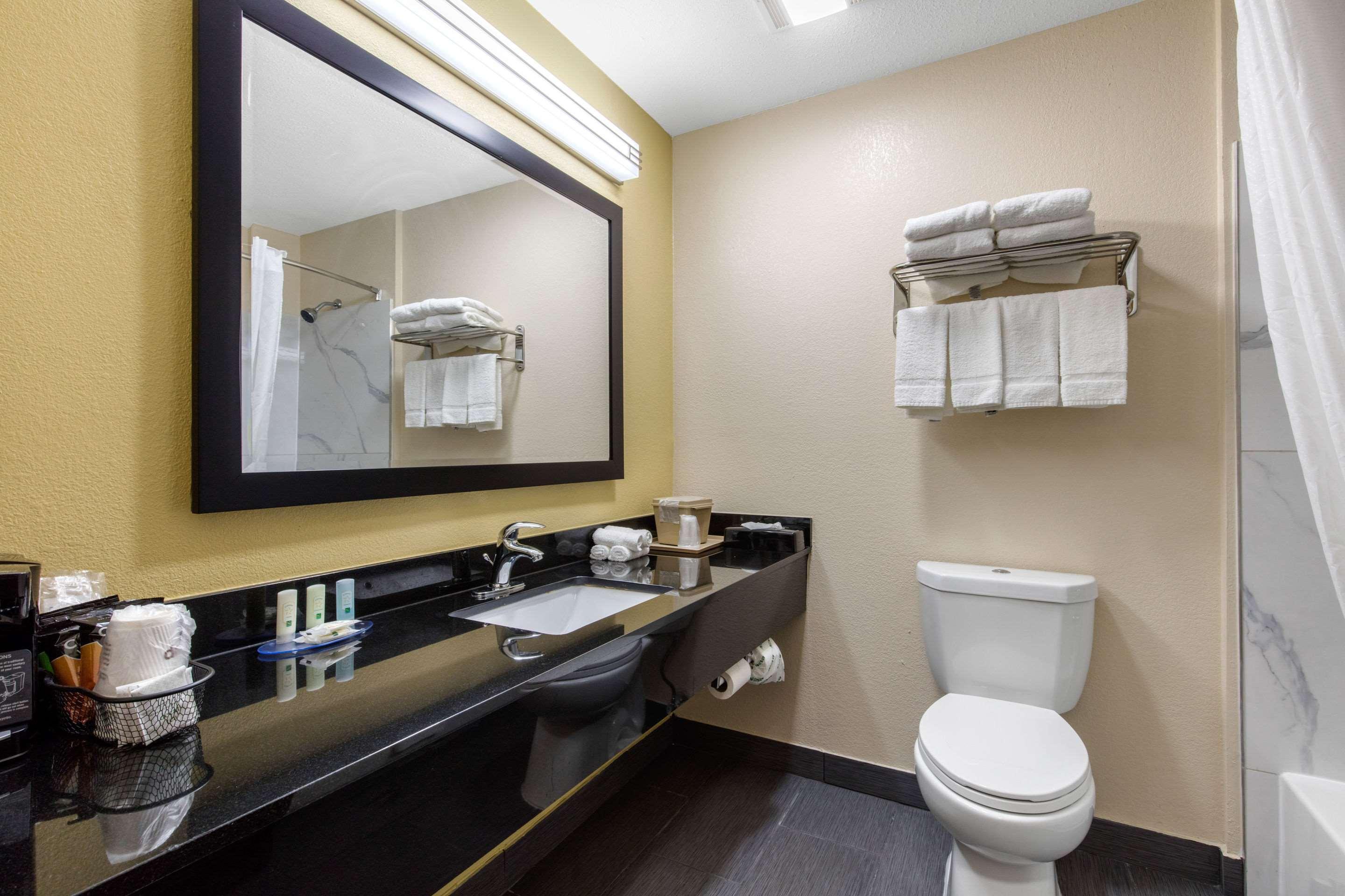 Quality Inn Cadiz Exterior foto
