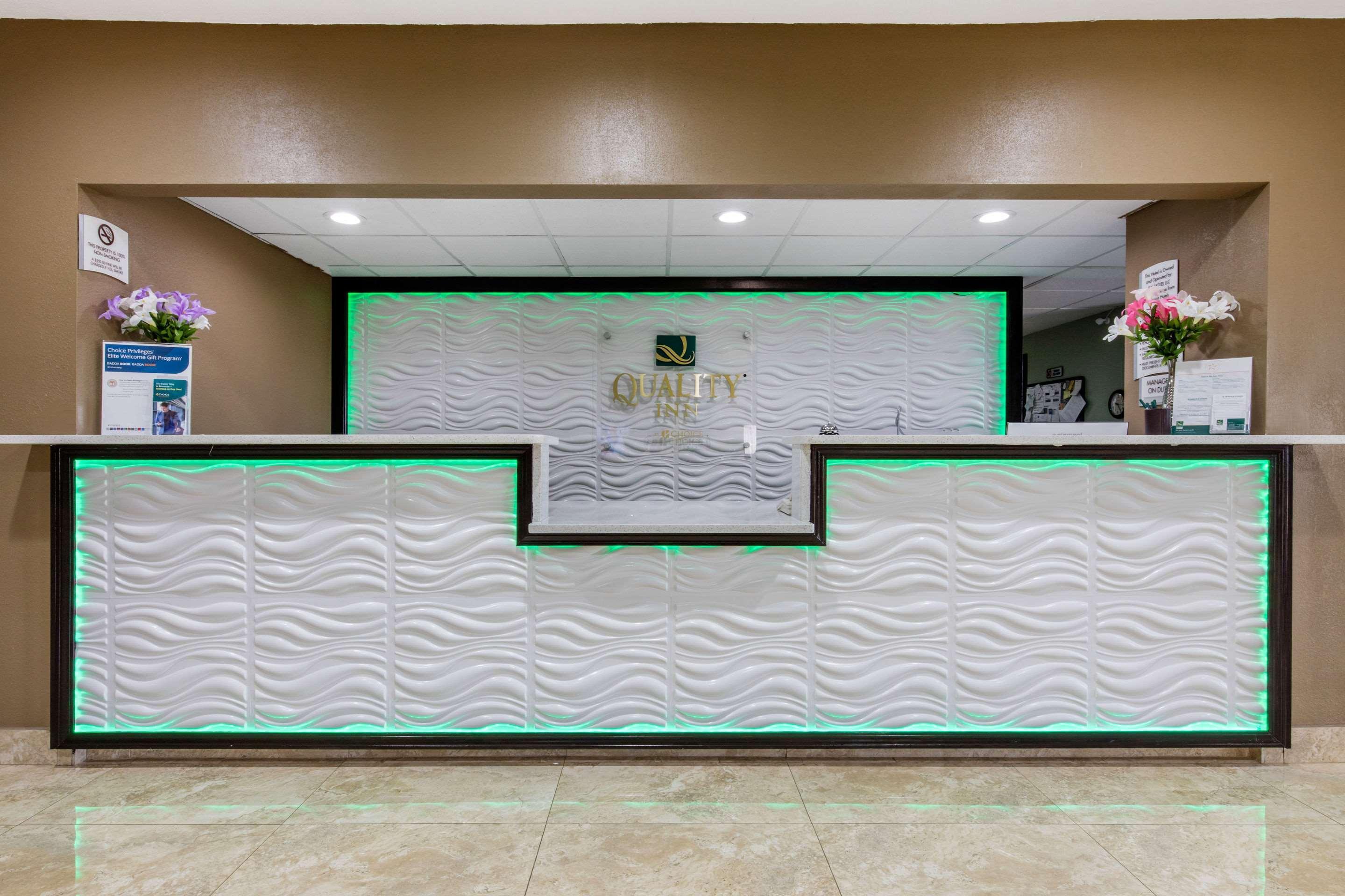 Quality Inn Cadiz Exterior foto